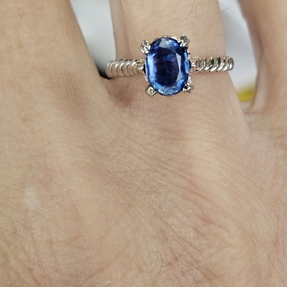 Beautiful Vintage Genuine Kyanite Ring in Rhodium Over Sterling Silver Sz 7! ✨️ - Picture 4 of 4